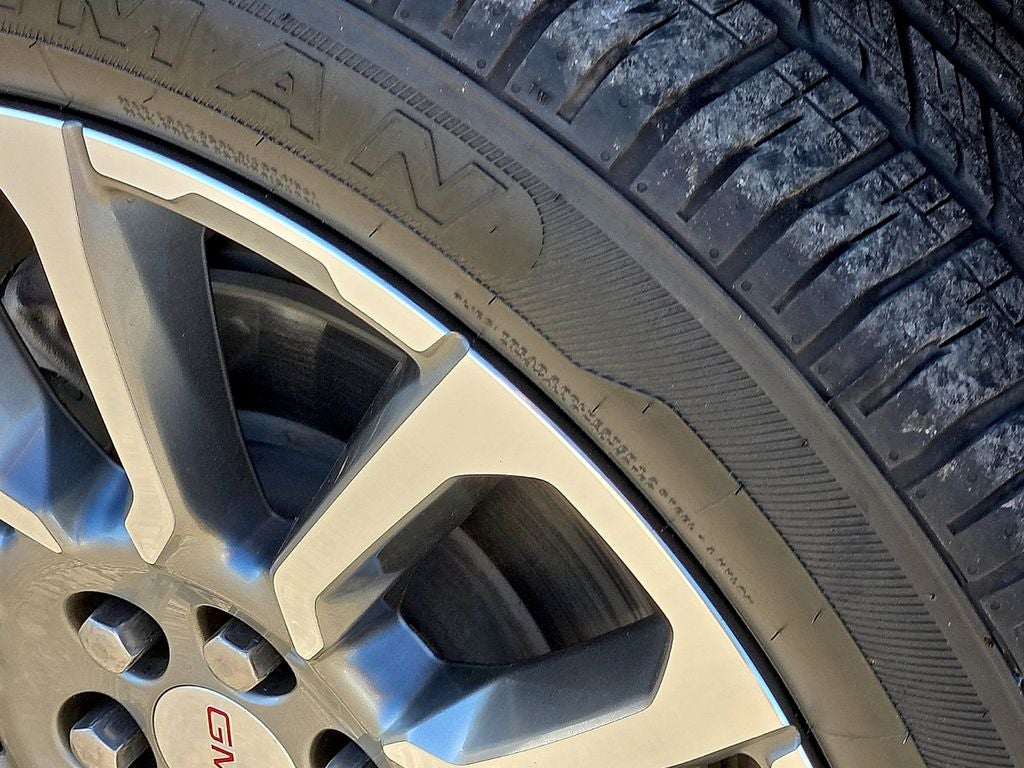 2022 GMC Acadia Denali