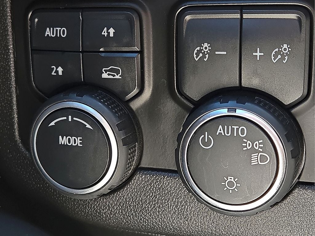 2023 Chevrolet Suburban LS