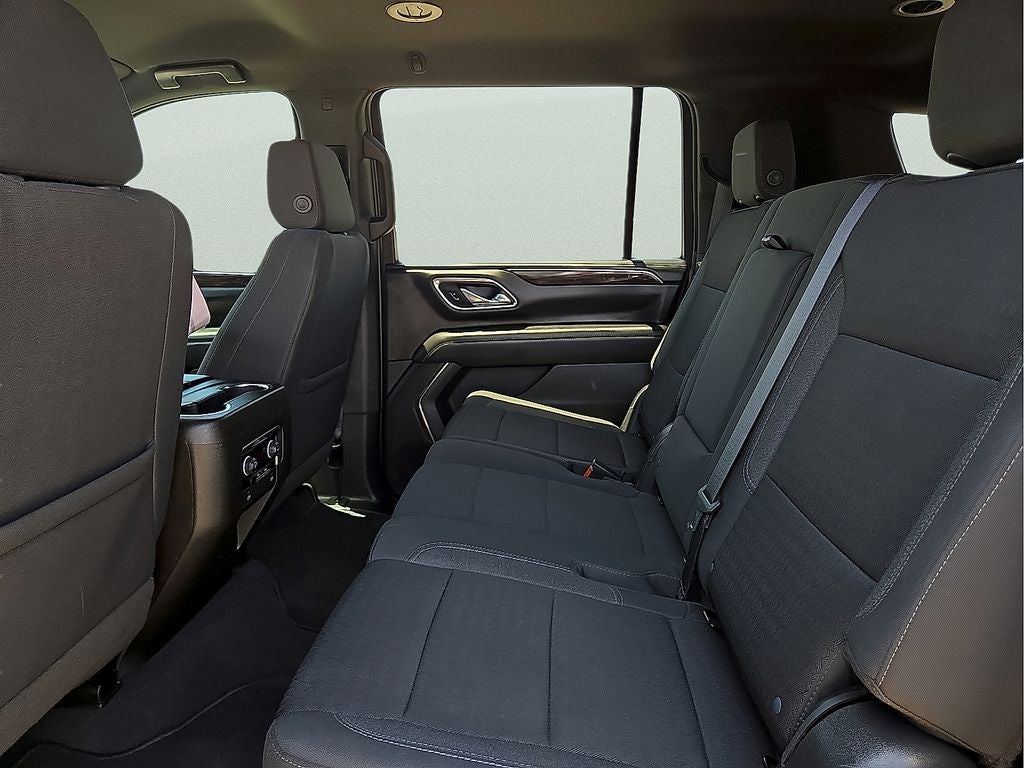2023 Chevrolet Suburban LS