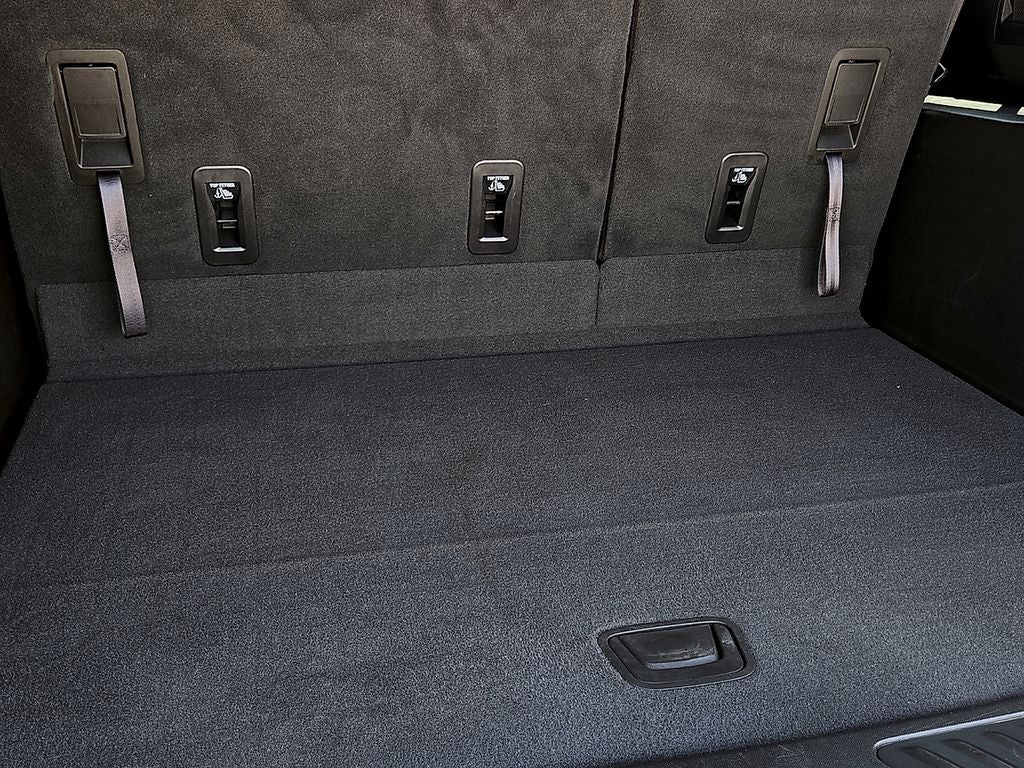 2023 Chevrolet Suburban LS