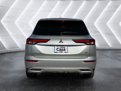 2023 Mitsubishi Outlander SE