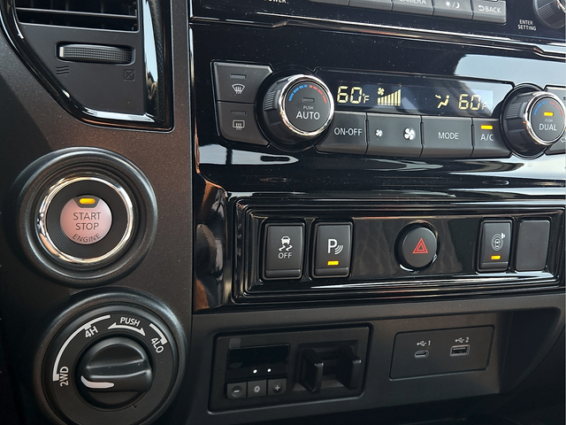 2023 Nissan TITAN Crew Cab SV