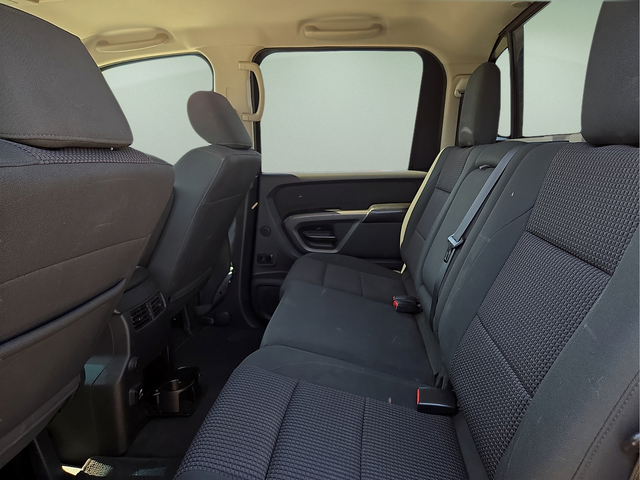 2015 Nissan Titan SV
