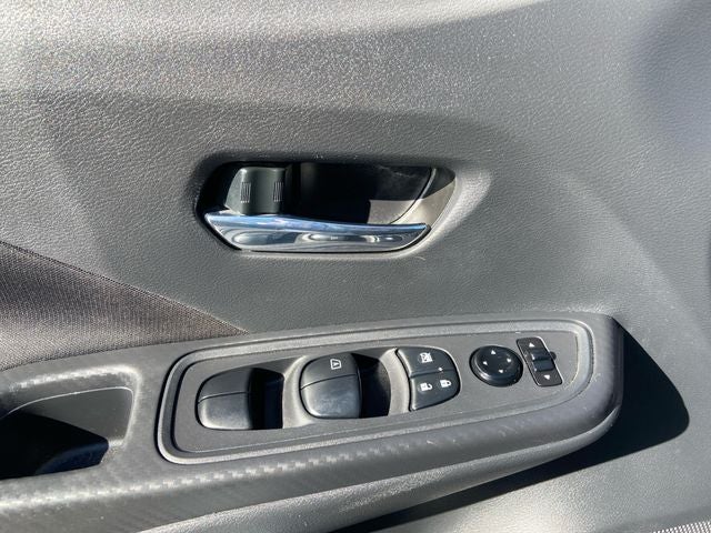 2022 Nissan Versa 1.6 SV NISSAN CERTIFIED