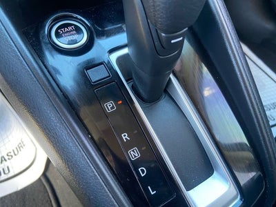 2022 Nissan Versa 1.6 SV NISSAN CERTIFIED