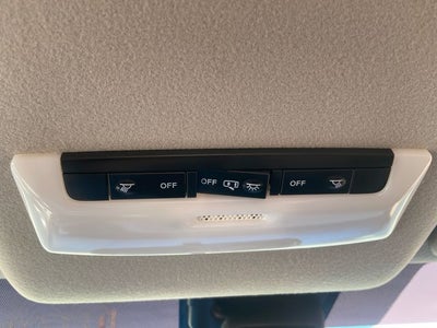 2022 Nissan Versa 1.6 SV NISSAN CERTIFIED