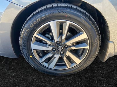 2022 Nissan Versa 1.6 SV NISSAN CERTIFIED