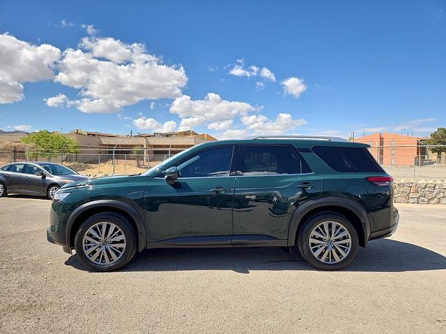 2024 Nissan Pathfinder SL