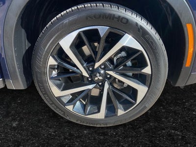 2024 Mitsubishi Outlander Base