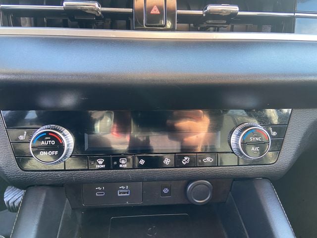 2024 Mitsubishi Outlander Base