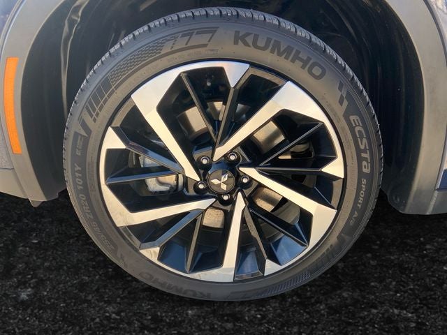 2024 Mitsubishi Outlander Base