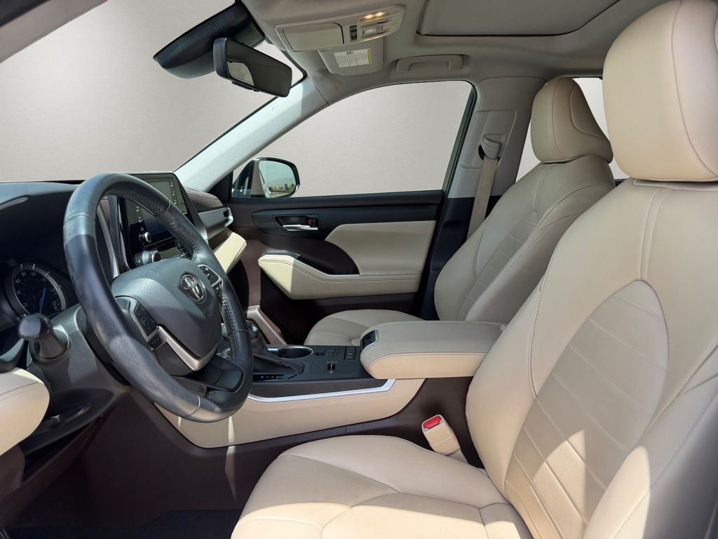 2022 Toyota Highlander Hybrid XLE