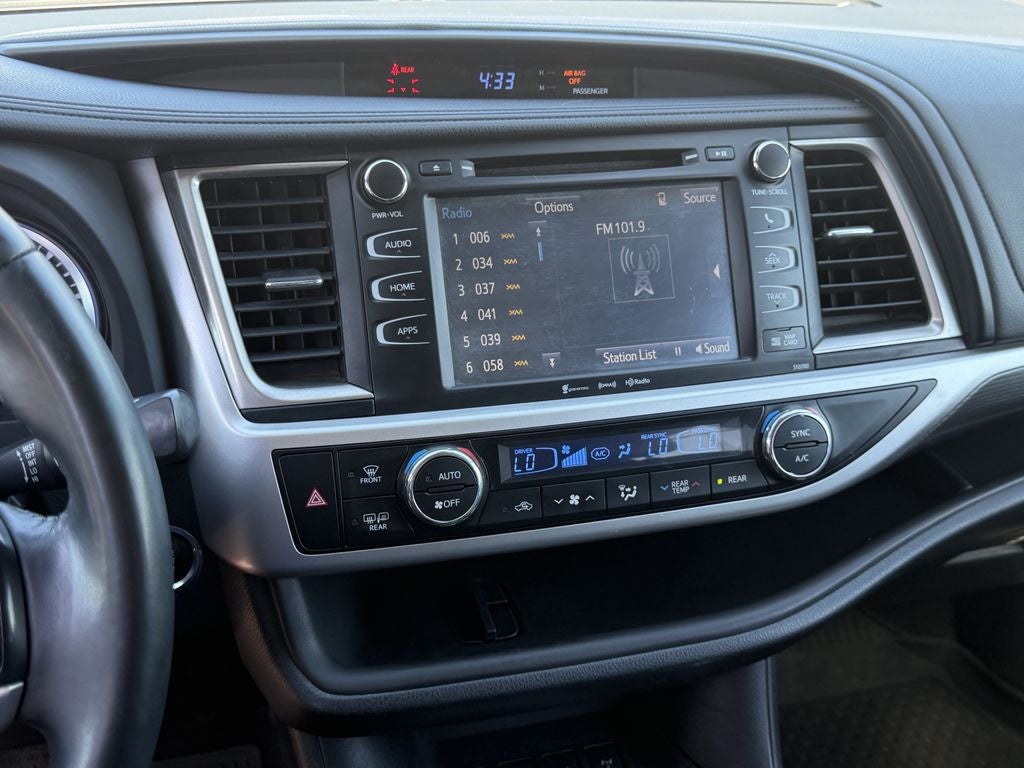 2019 Toyota Highlander SE