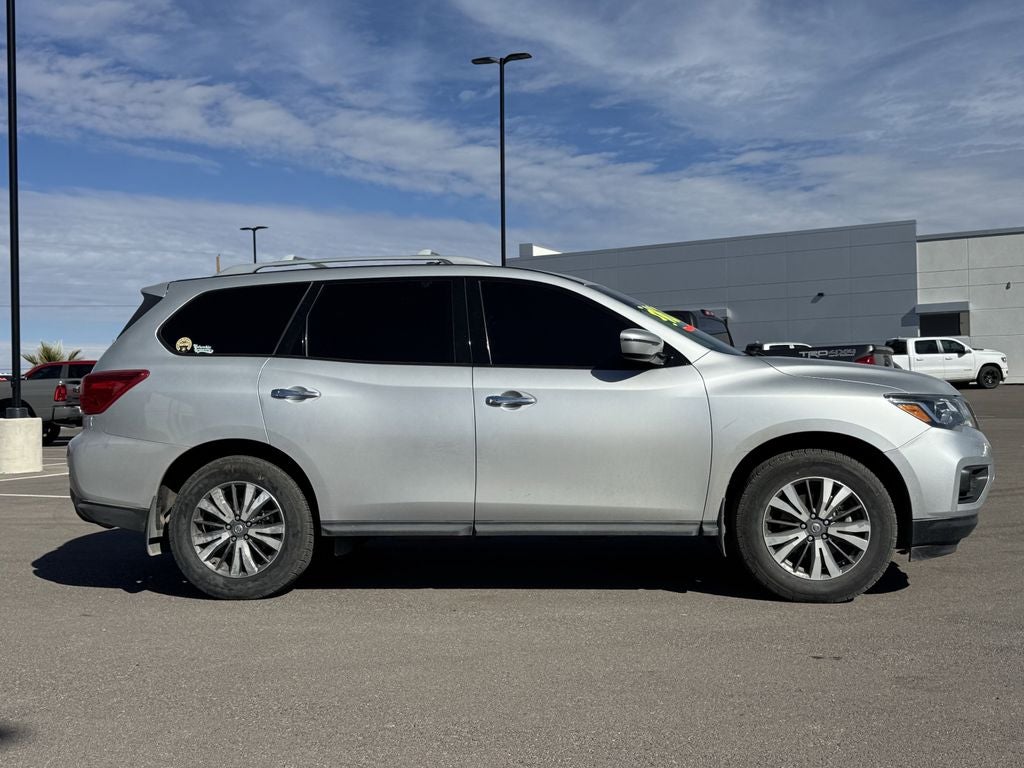 2020 Nissan Pathfinder SV