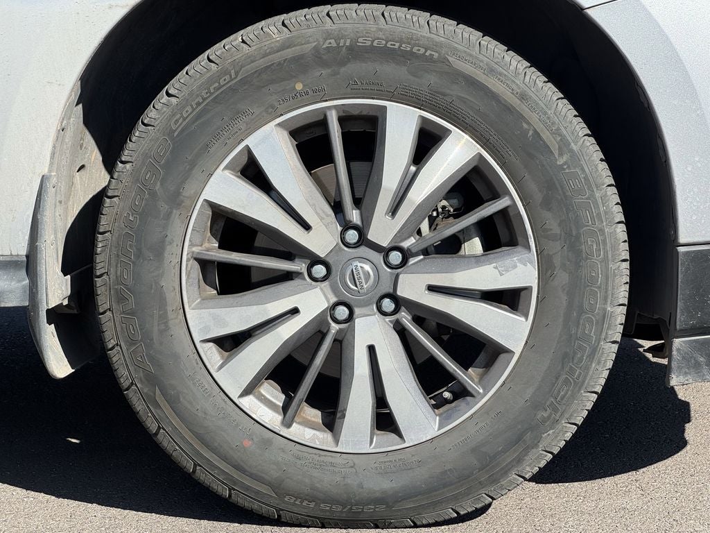 2020 Nissan Pathfinder SV