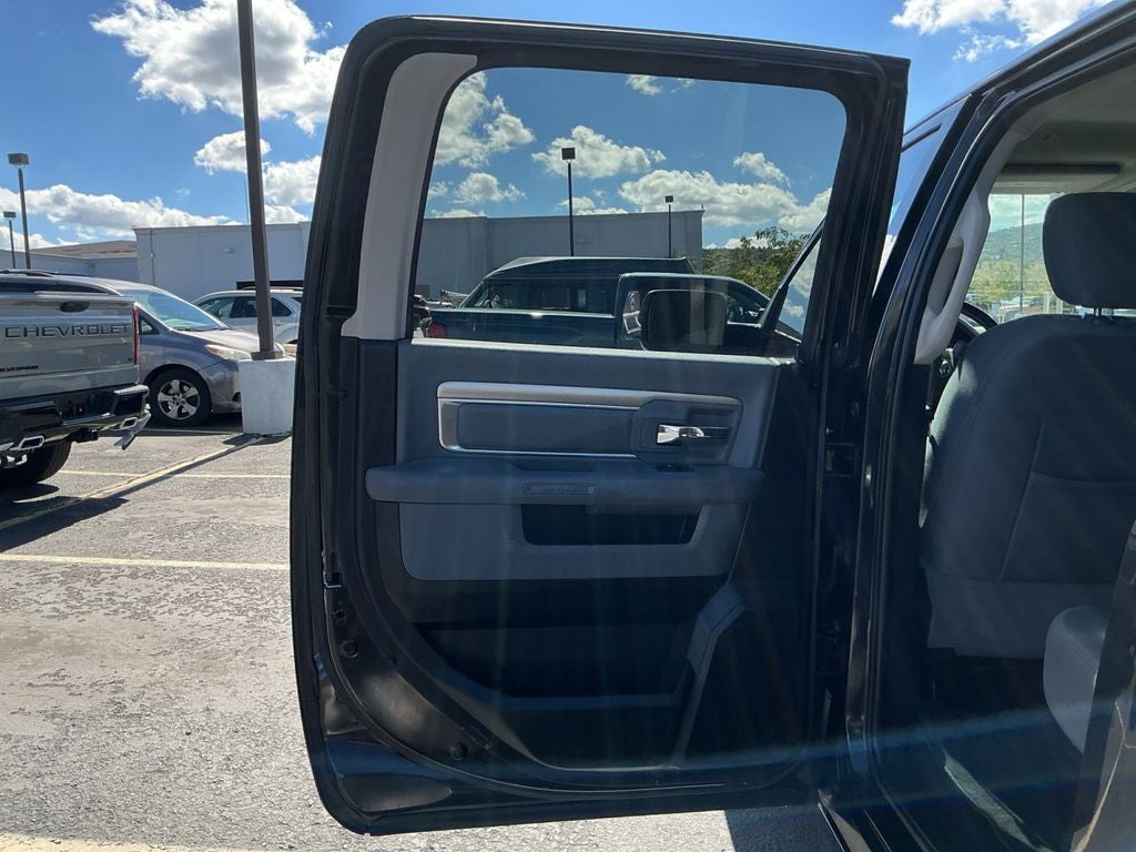 2018 RAM 1500 Big Horn Crew Cab 4x2 5'7' Box