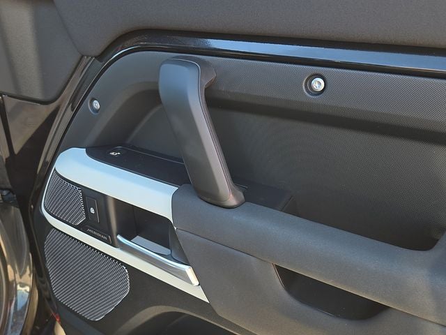 2022 Land Rover Defender 110 S