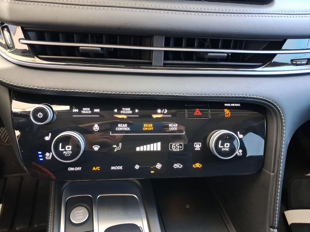 2024 INFINITI QX60 LUXE