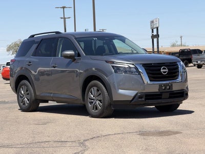 2025 Nissan Pathfinder SV