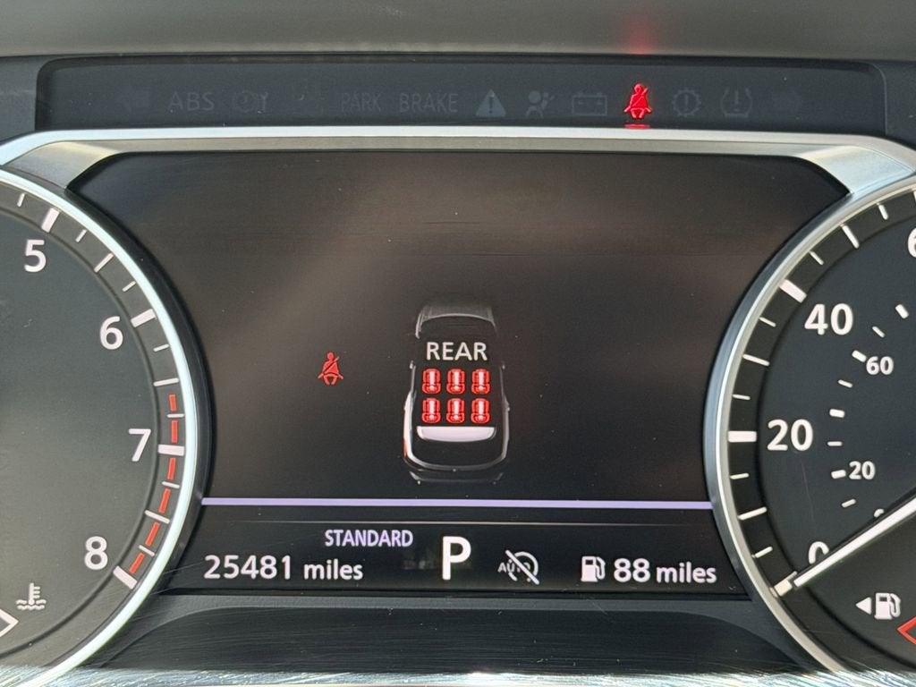 2025 Nissan Pathfinder SV